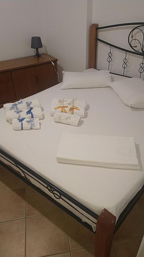 Agia Marina Mikrolimanou Το Πετρινοヴィラ エクステリア 写真