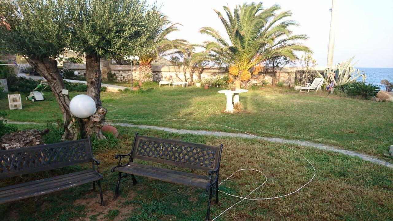Agia Marina Mikrolimanou Το Πετρινοヴィラ エクステリア 写真