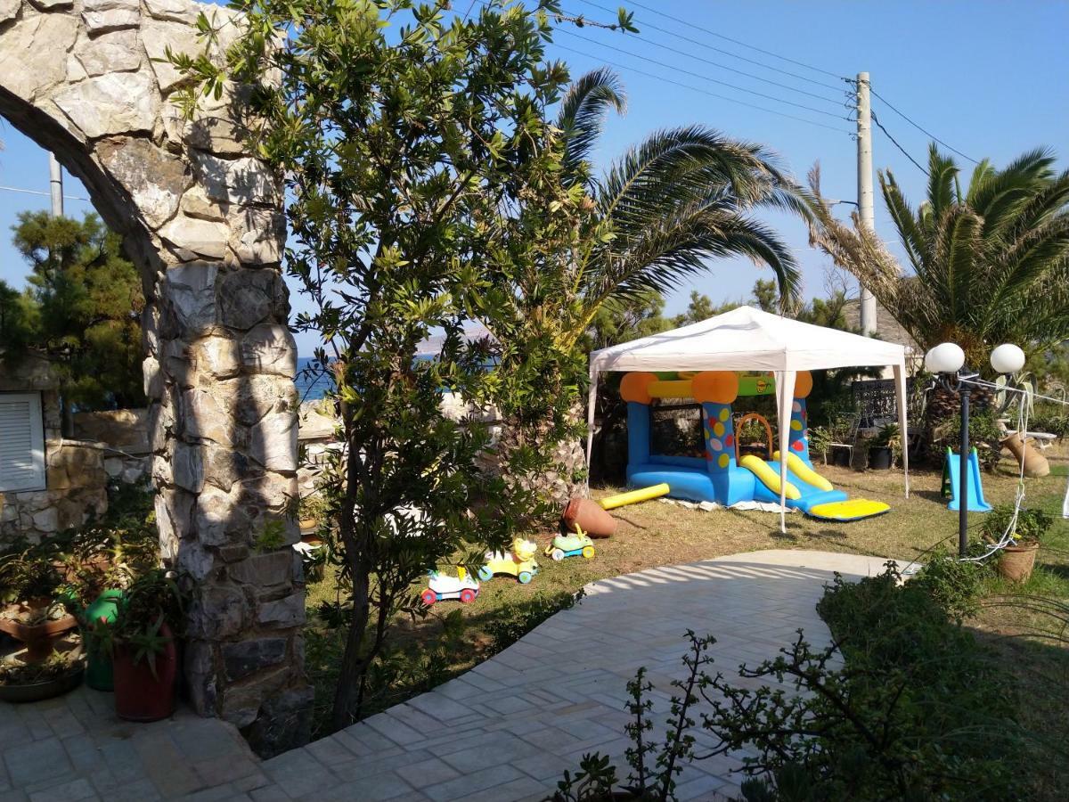 Agia Marina Mikrolimanou Το Πετρινοヴィラ エクステリア 写真